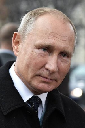 Владимир Путин поздравил соотечественников с Днем России